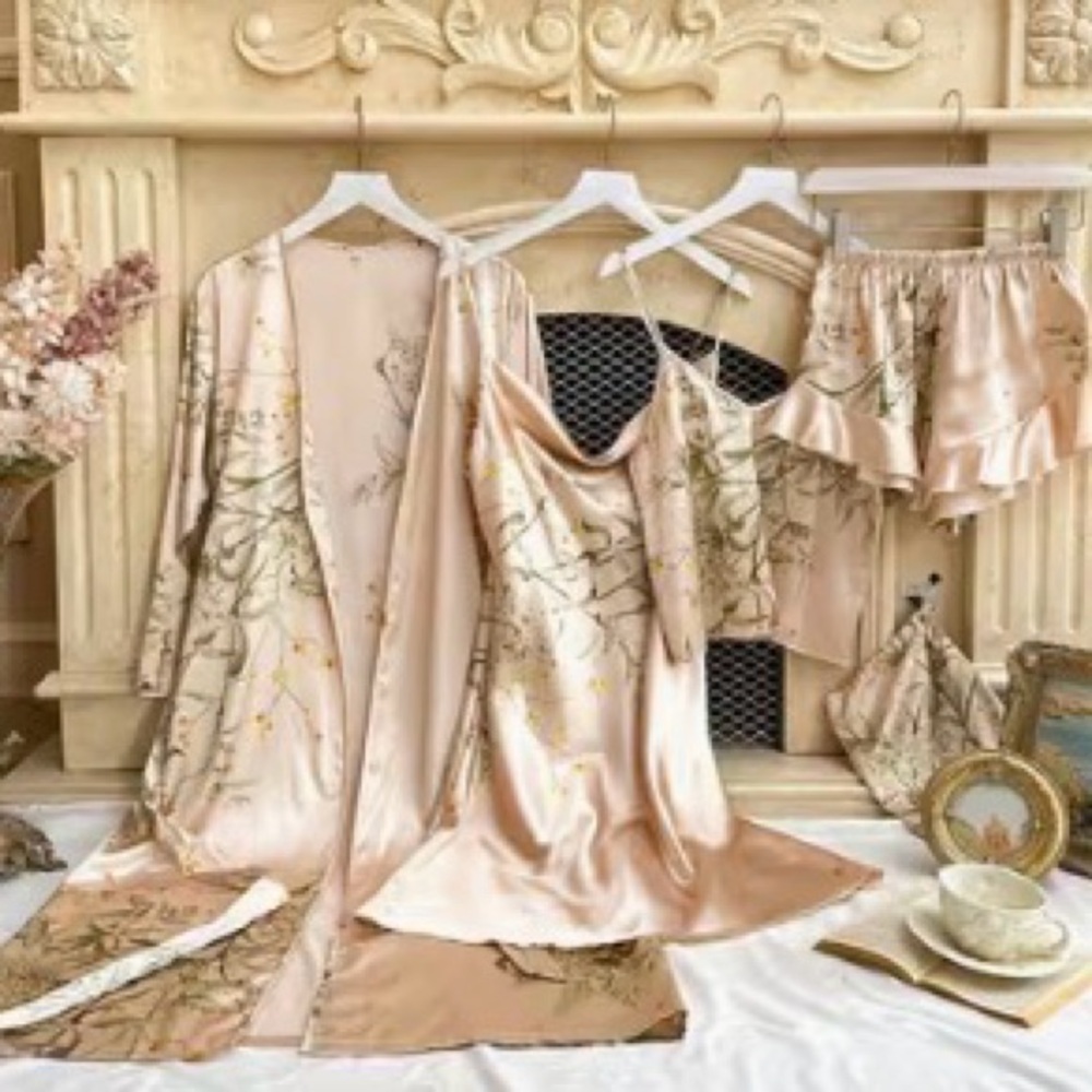 Satin Pajama Lingerie Set of 4 Pieces Robe Slip Cami Top Shorts SZ M✨🔥🔥🔥
